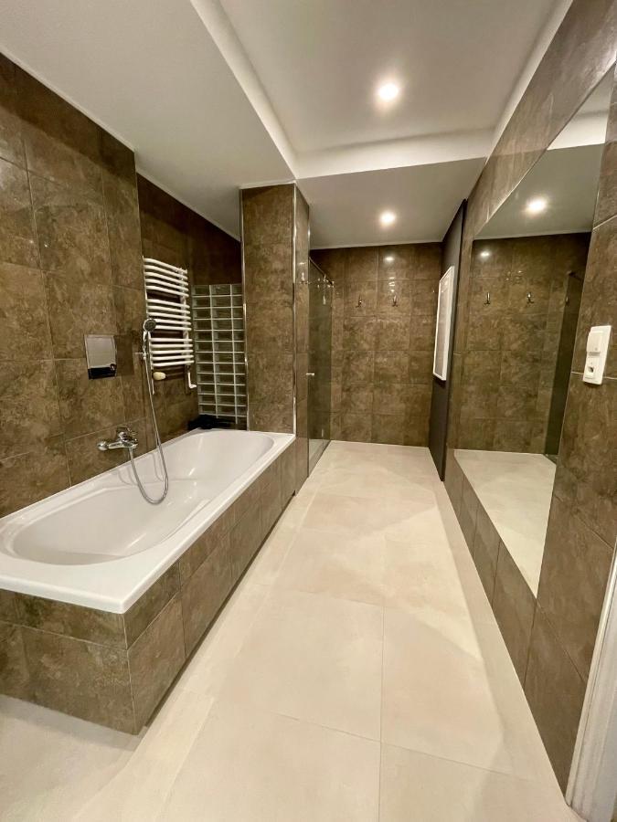 Boutique Apartments - Old Town 120M2 - Private Underground Parking - Вроцлав Экстерьер фото